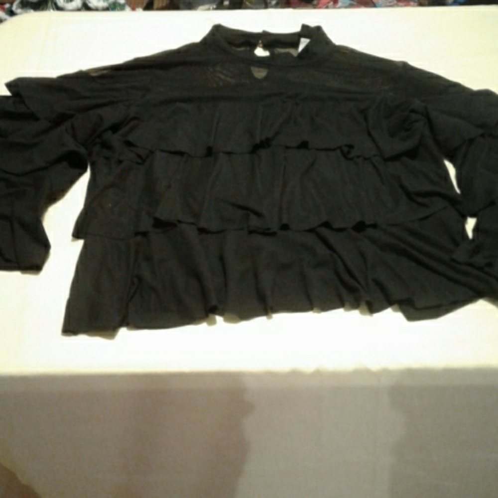WOMEN'S  shirt size 3 XL (AJ)